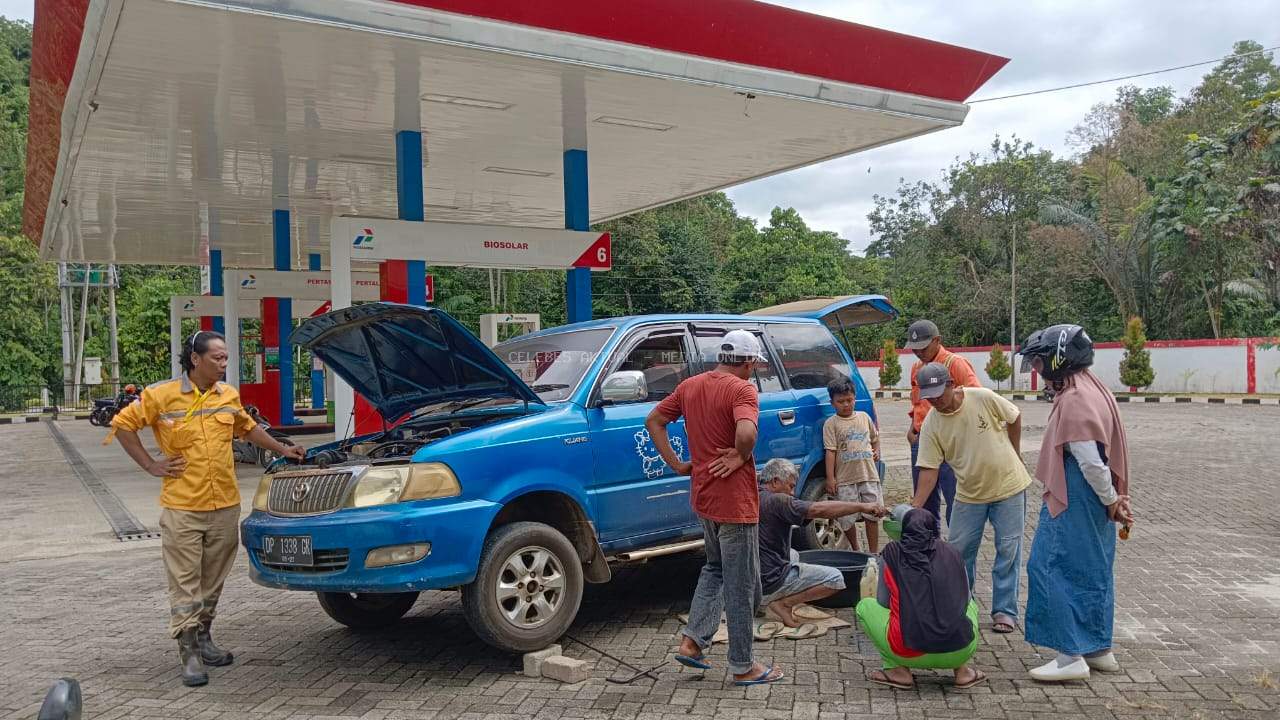PERTALITE BERCAMPUR AIR, SEJUMLAH MOBIL MOGOK PASCA MENGISI BBM DI SPBU TOGO