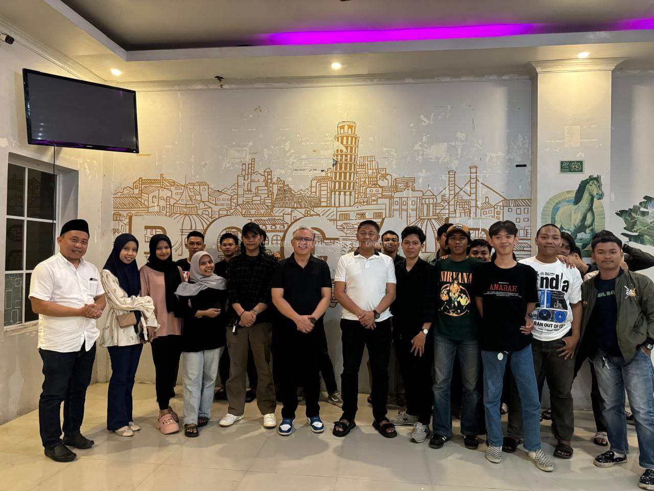 Sasar Generasi Muda, Pasangan ISRULLAH - USMAN Dialog Dengan Mahasiswa Asal Luwu Timur Di Makassar