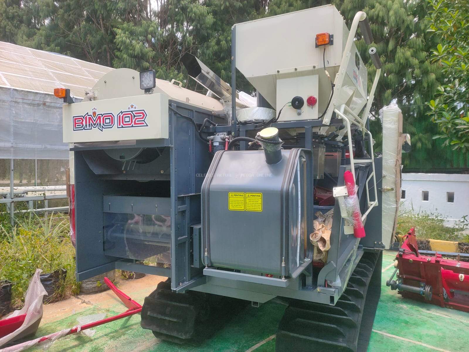 Luwu Timur Kembali Dapat Bantuan 6 Unit Alsintan Combine dari Kementerian Pertanian