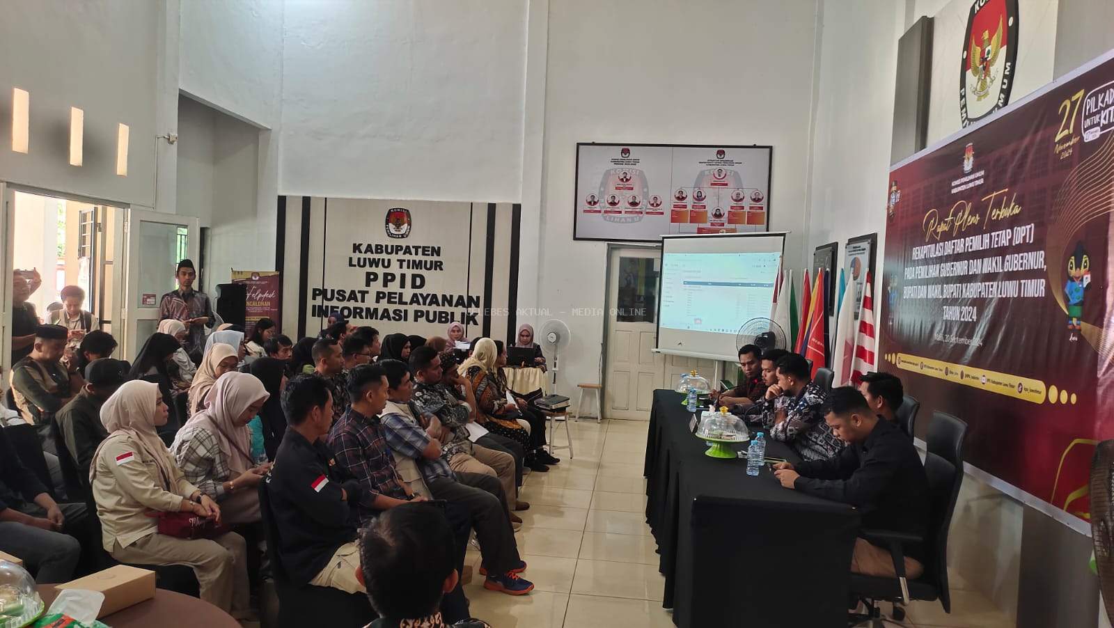 11 PPK Laporkan DPT ke KPU dalam Rapat Pleno Terbuka Pemilihan Gubernur dan Wakil Gubernur Sulawesi Selatan Serta Bupati dan Wakil Bupati Luwu Timur 2024