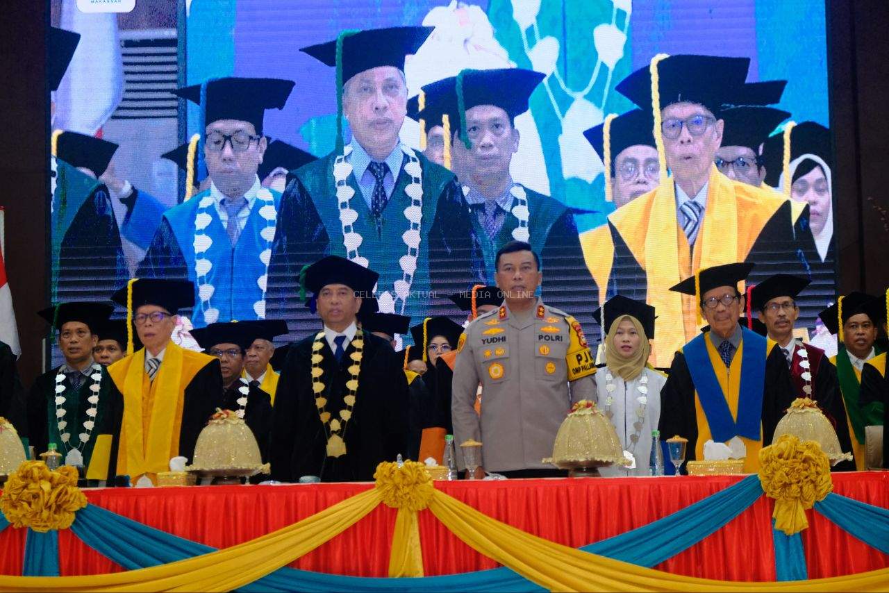 Kapolda Sulsel Beri  Orasi Ilmiah pada Acara Wisuda Di UIN Alauddin Makassar