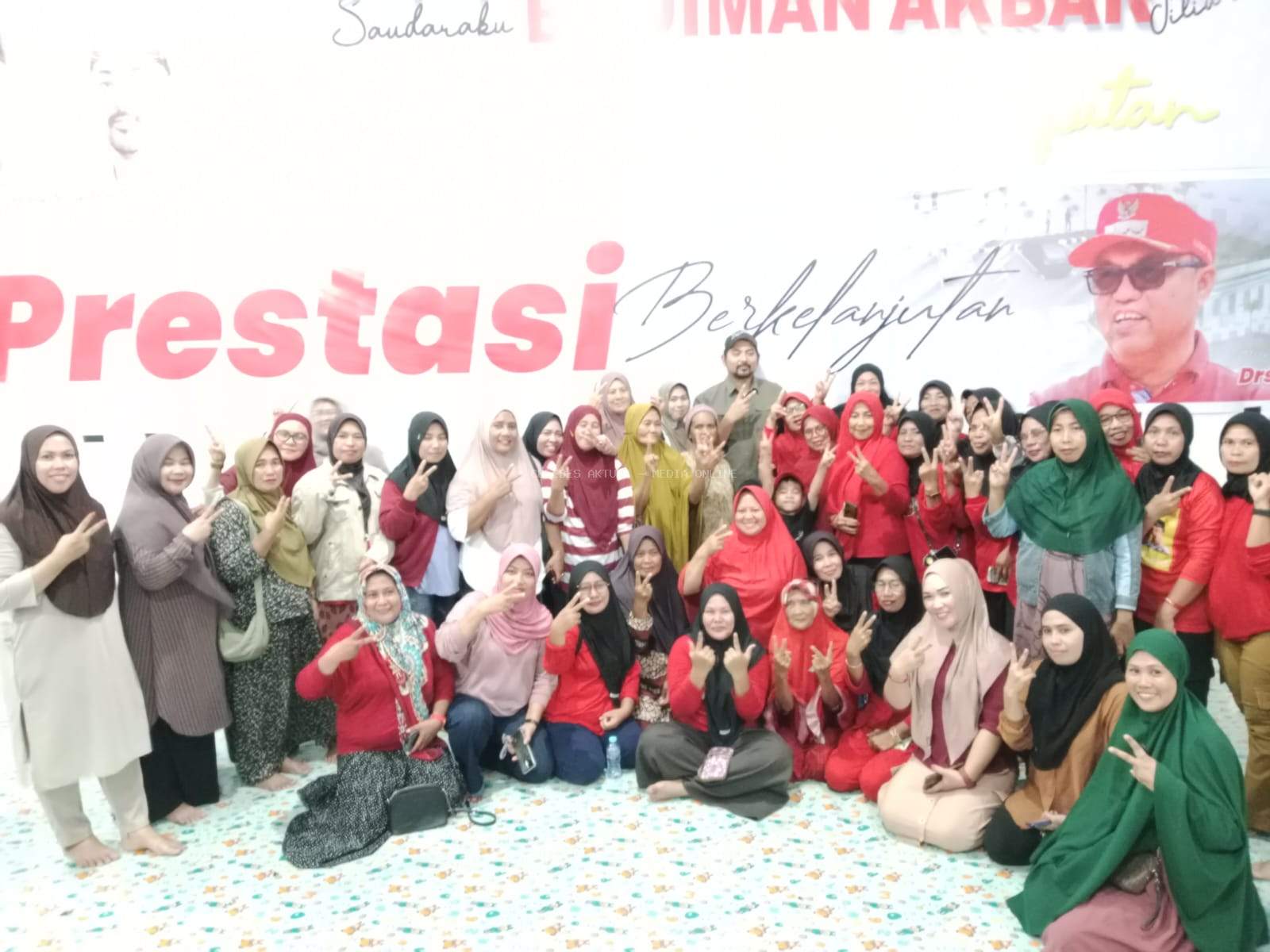 Akbar Andi Leluasa Kunjungi Posko Relawan di Desa Baruga Malili, Disambut Ratusan Simpatisan