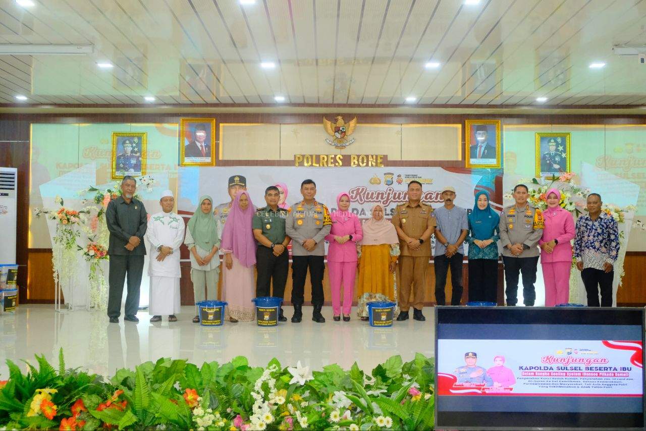 Kapolda Sulsel Melaksanakan Kunjungan ke Polres Bone dalam Rangka Cooling System (Bansos Pilkada Damai)