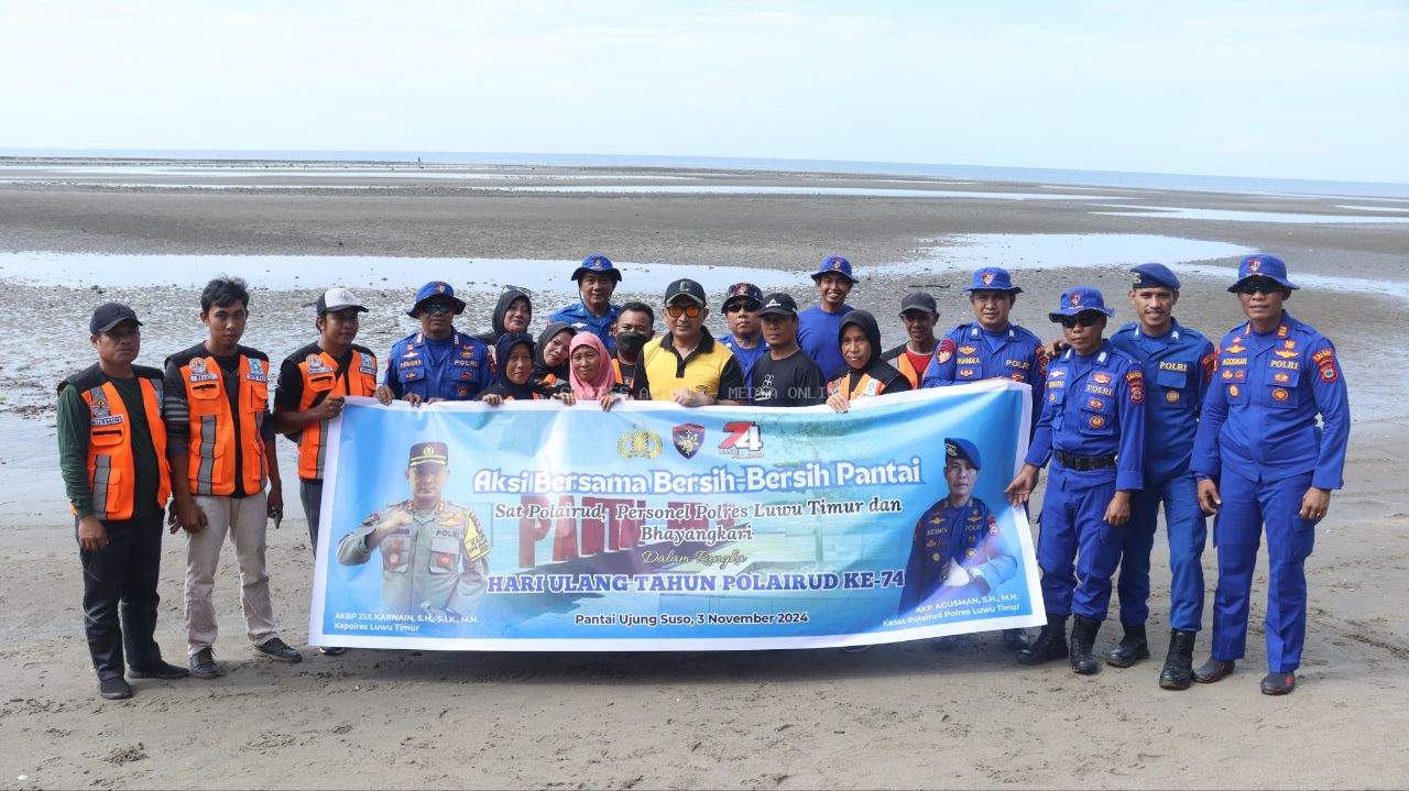 Sambut Hari Jadi ke-74, Sat Polairud Polres Luwu Timur Gelar Aksi Bersih-Bersih Pantai Bersama Masyarakat