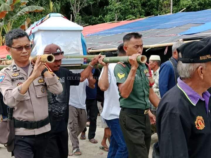 Duka Mendalam di Dusun Tongkumaino: Efraim dan Abineno Dimakamkan dengan Isak Tangis Keluarga