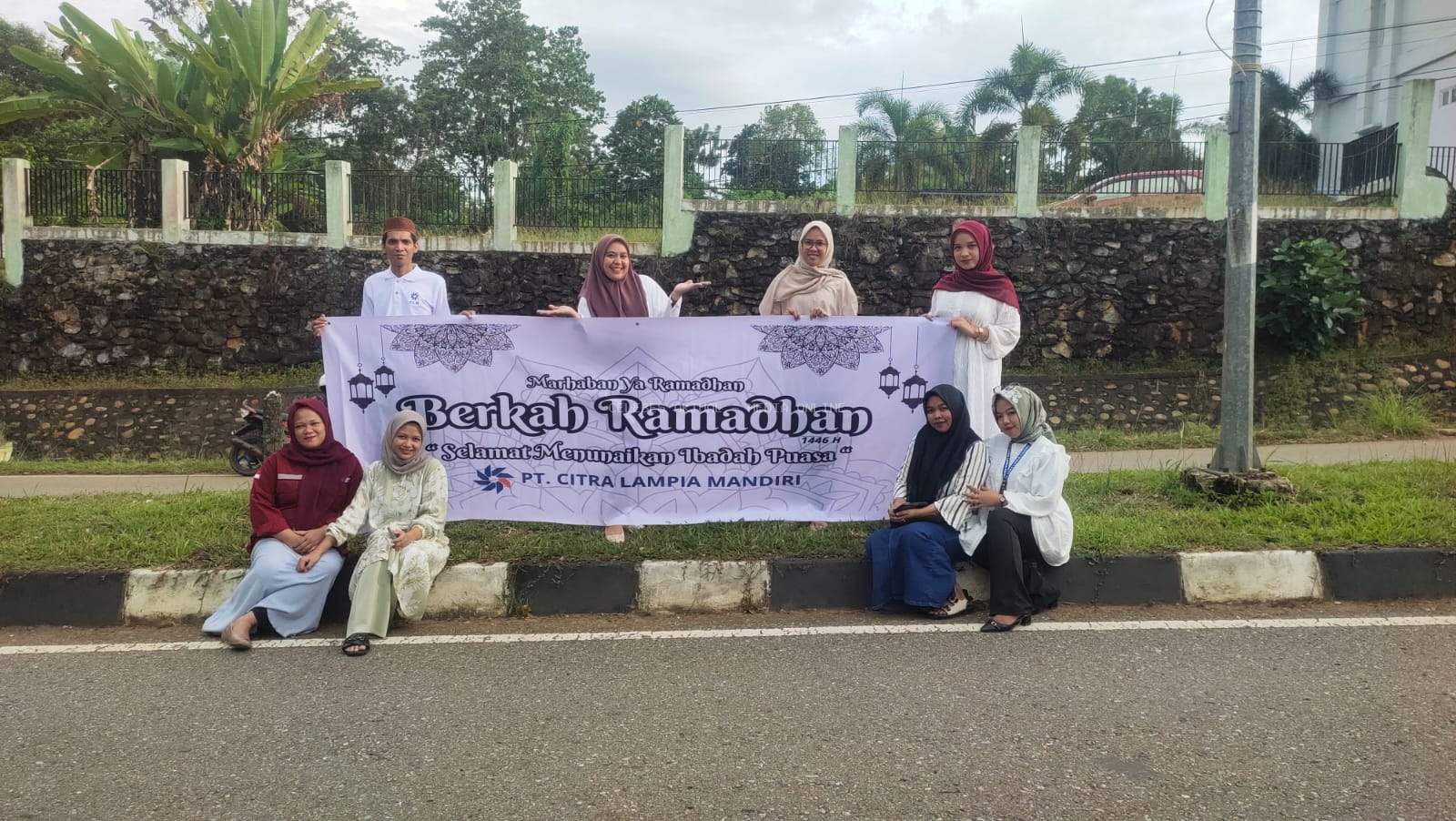 Takjil Gratis untuk Warga! PT. CLM Tebar Kebaikan di Bulan Ramadhan