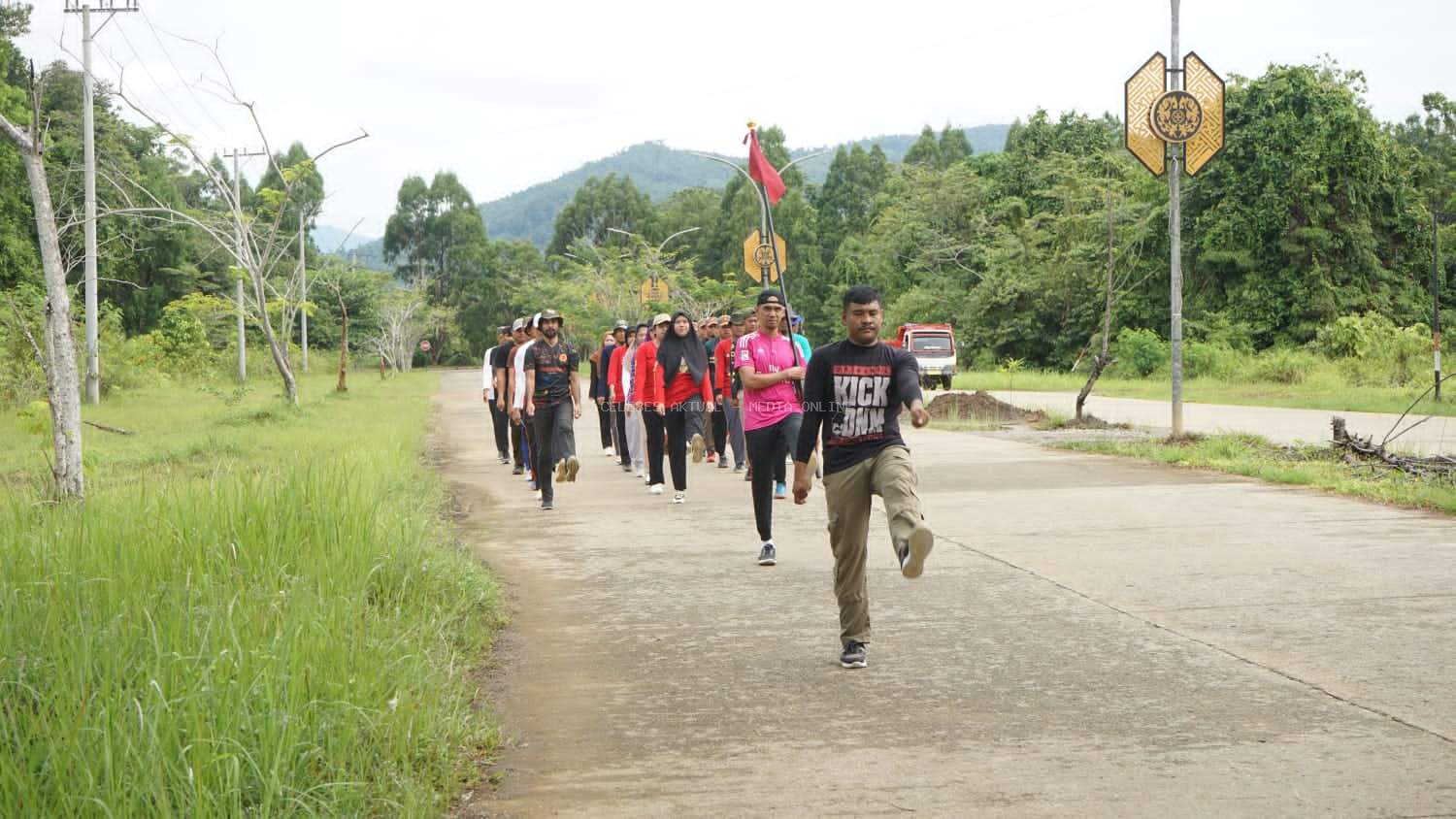 Satpol PP Lutim Matangkan Latihan Defile Jelang Apel Gelar Pasukan Tingkat Provinsi