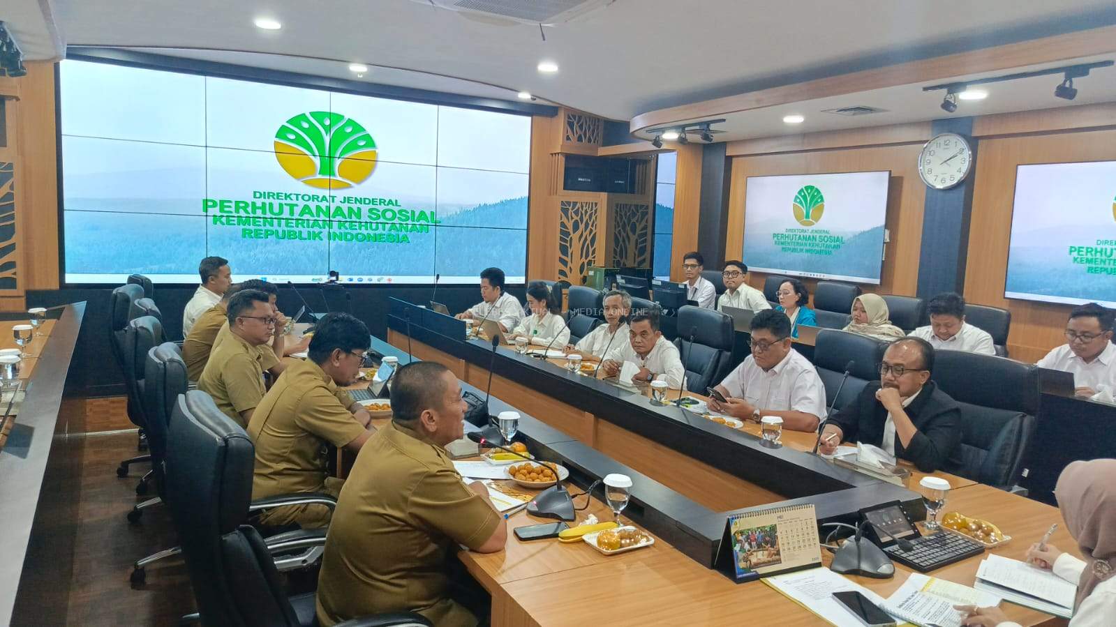 Bupati Luwu Timur Gelar Rapat Strategis Bersama Kementerian Kehutanan RI