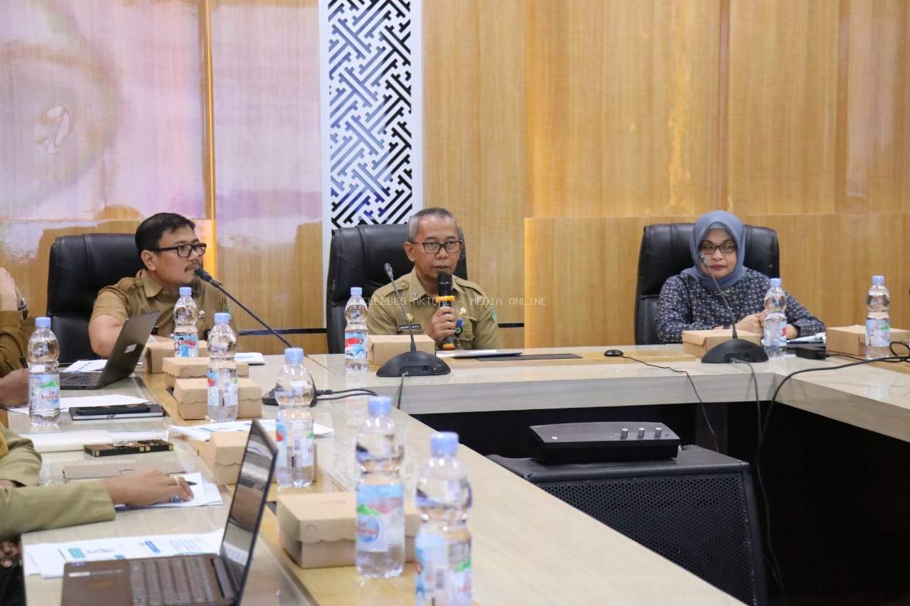 Sekda Lutim Hadiri Rapat Rekonsiliasi Data Peserta dan Iuran BPJS Kesehatan Triwulan I 2025