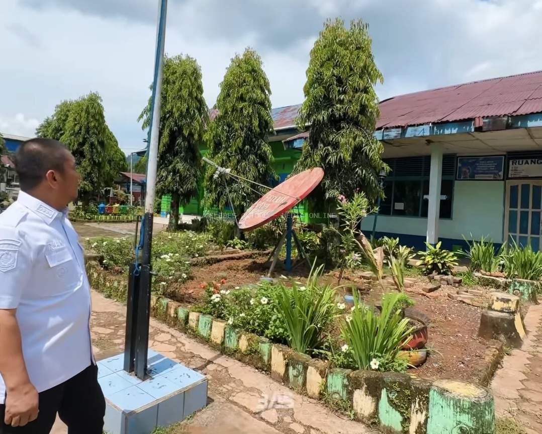 Kunjungi Sekolah Masa Kecil, Bupati Irwan Tersentuh: “Kelas Ku Dulu Ini”
