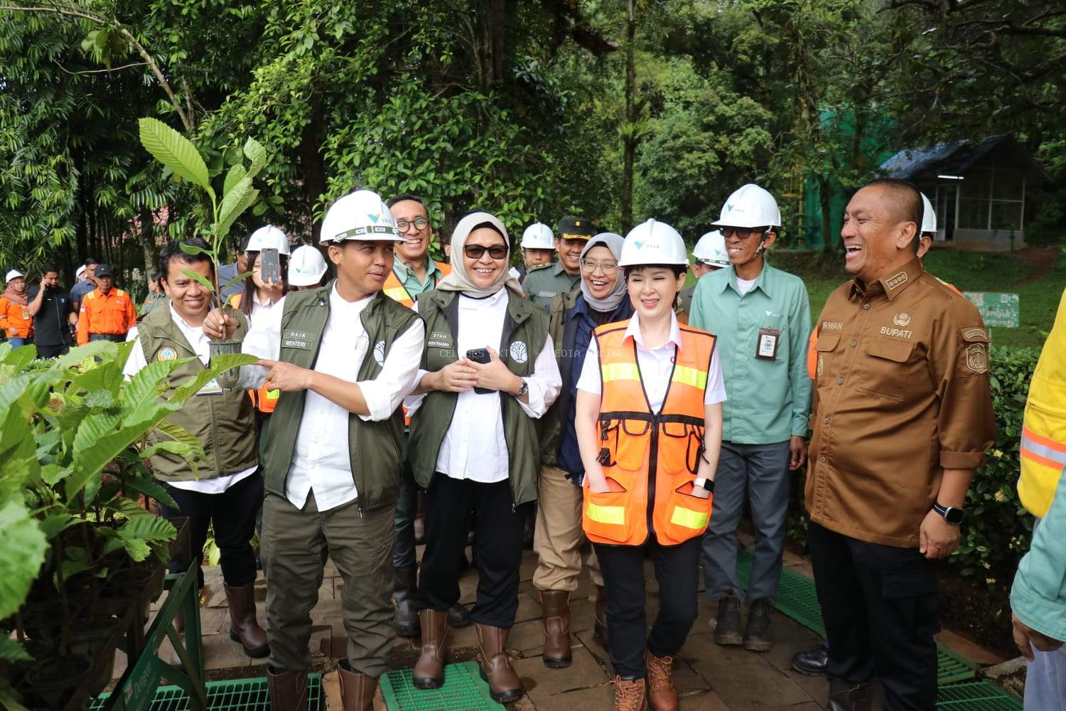 Bupati dan Wabup Lutim Sambut Menteri Kehutanan RI, Bahas Pengelolaan Kawasan Hutan Produktif