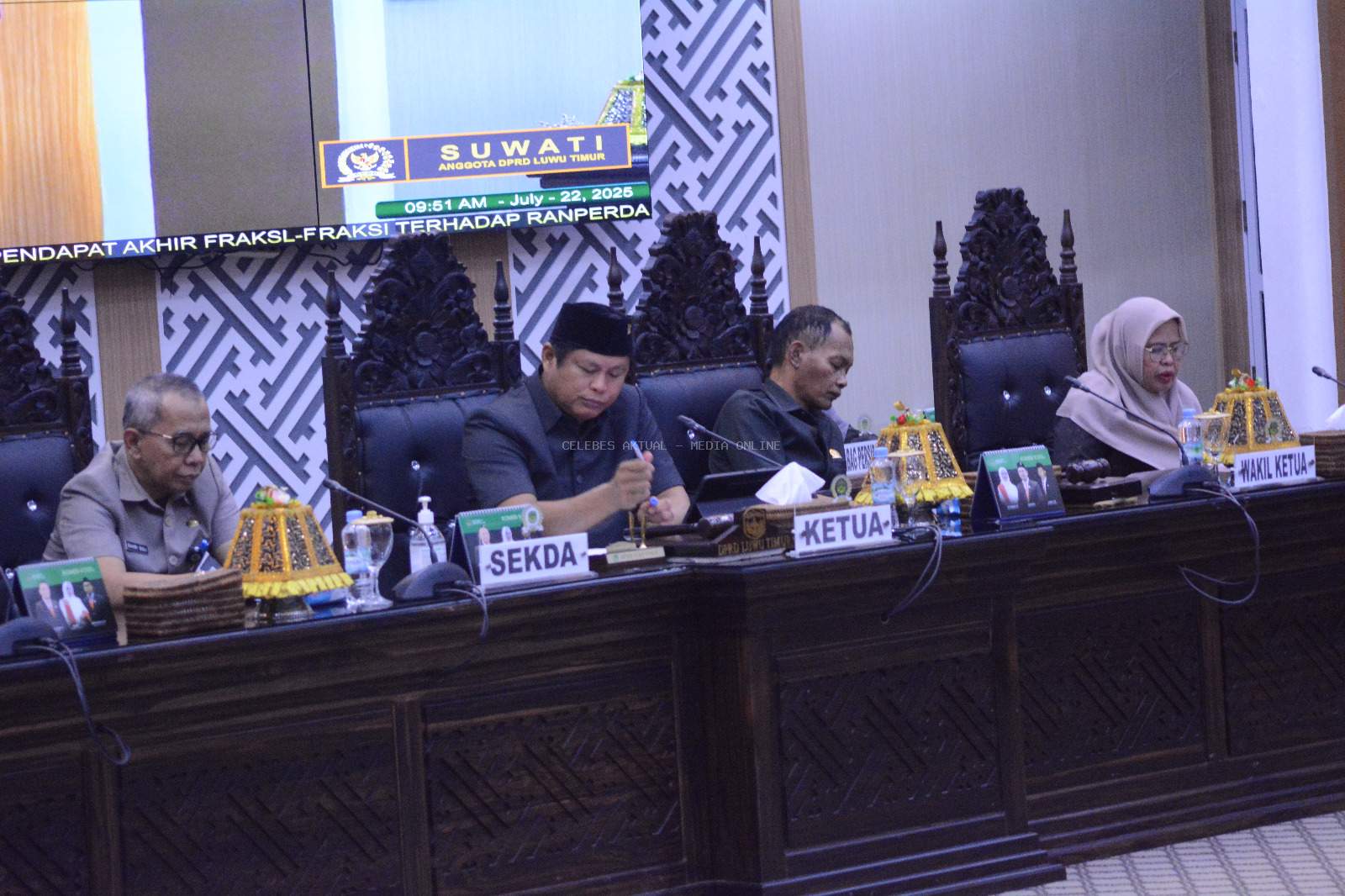 Sekda Bahri Suli Hadiri Paripurna DPRD Luwu Timur Pendapat Akhir Fraksi Terhadap Ranperda APBD 2024