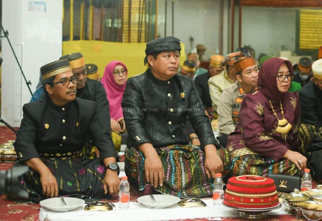 Pimpinan dan Anggota DPRD Luwu Timur Hadiri Pengukuhan Mincara Malili di Istana Kedatuan Luwu