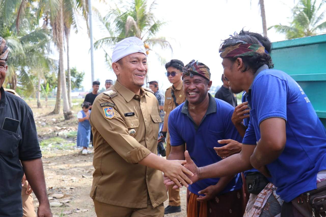 Hadiri Upacara Ngaben di Kertoraharjo, Bupati Luwu Timur Ajak Warga Jaga Kebersamaan