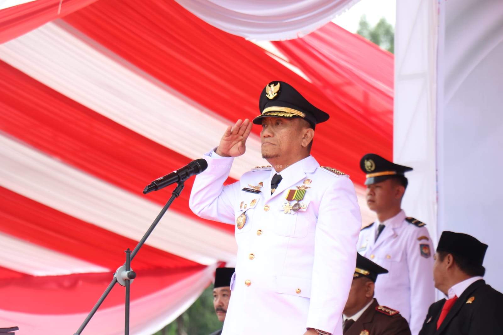 Bupati Irwan Pimpin Upacara HUT ke-80 RI di Lutim, Momentum Refleksi Perjuangan Pahlawan