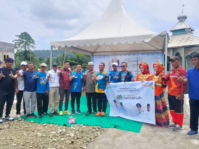 HUT Desa Watangpanua ke 13, Abdul Halim Apresiasi Kegiatan Penanaman Pohon
