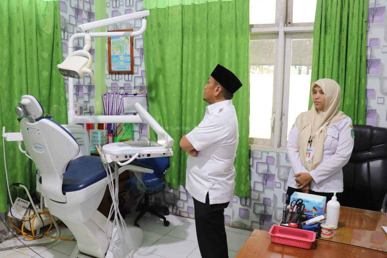 Bupati Irwan Sidak Puskesmas Wasuponda, Ajak Pegawai Layani Masyarakat dengan Tulus