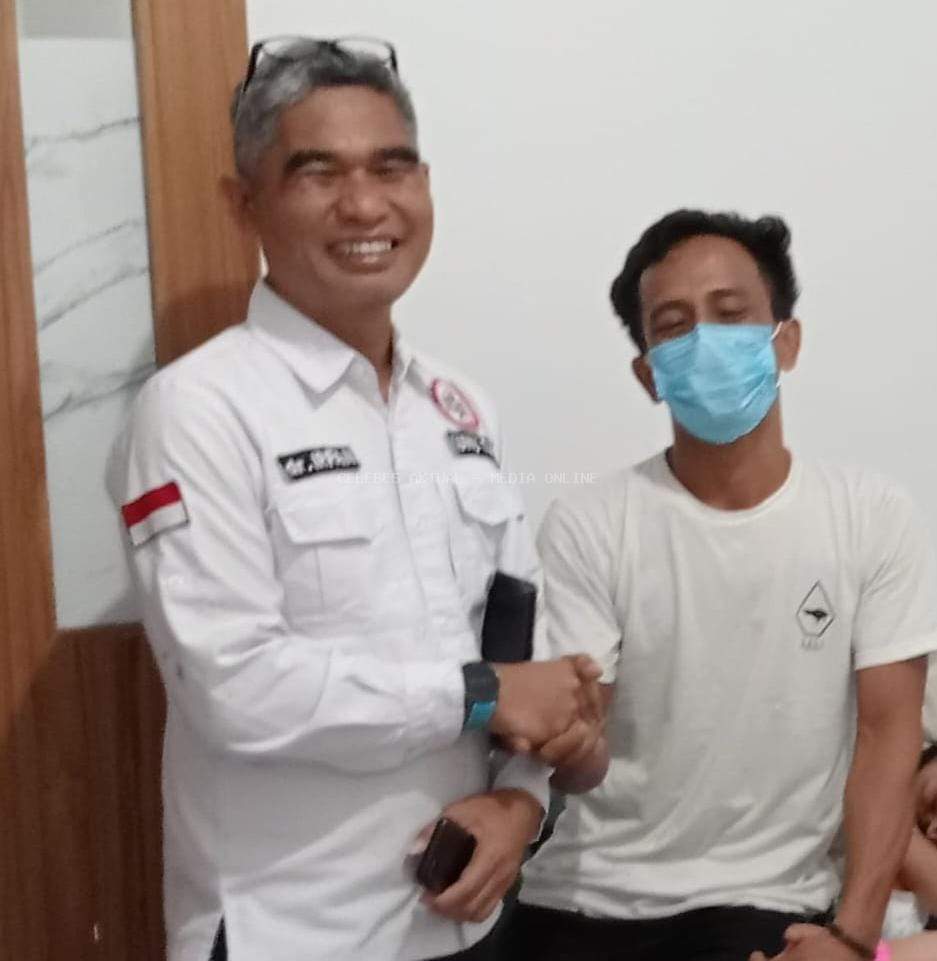 Suami Pasien dan Direktur RSUD I Lagaligo Saling Menguatkan demi Kesembuhan Ibu Herlina