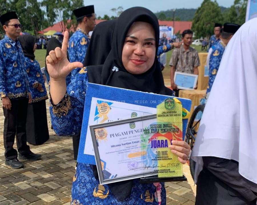Penyerahan Hadiah Lomba Inovasi Meriahkan HUT KORPRI Ke-54 Lutim
