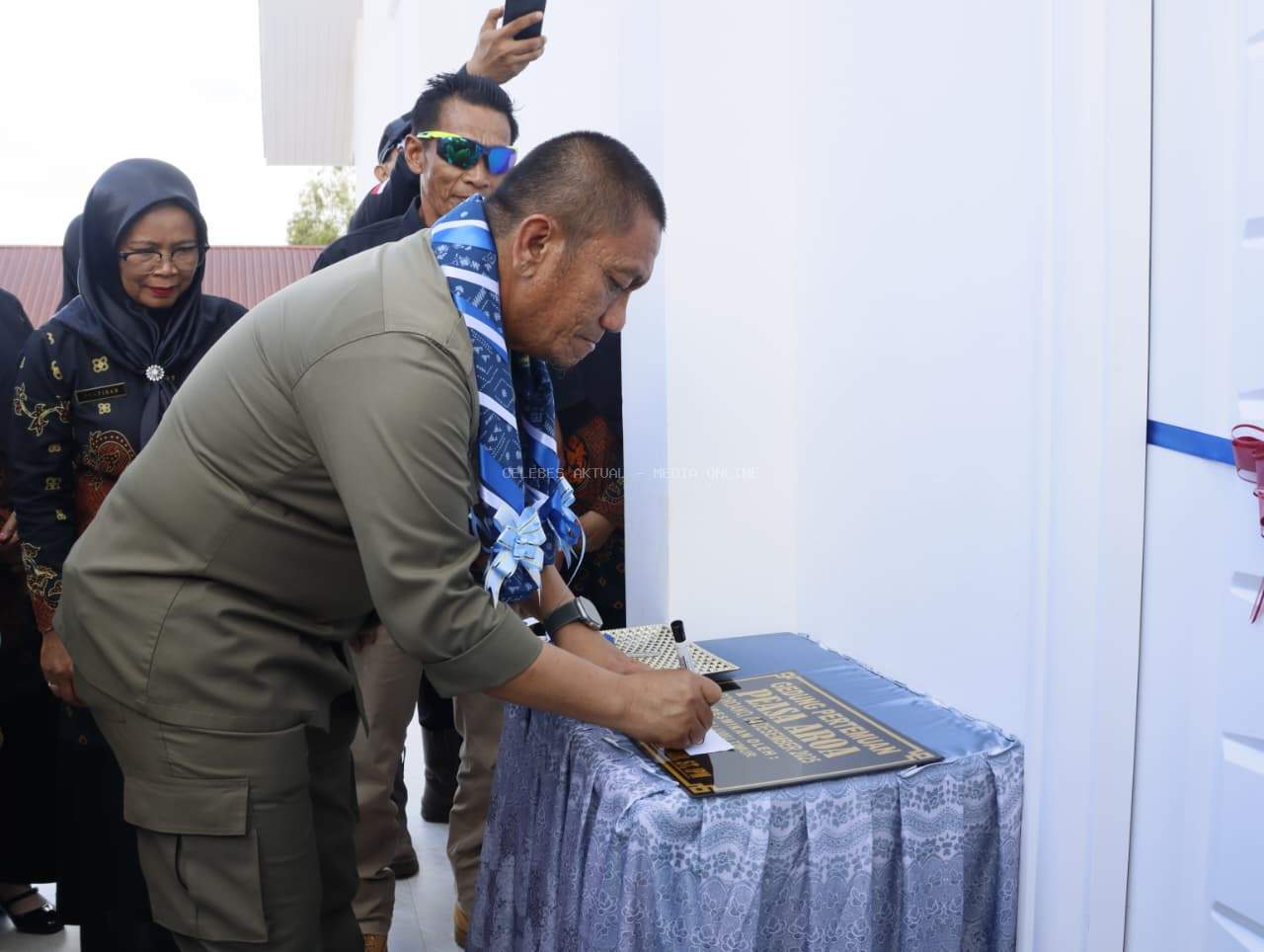 Resmikan Gedung Peasa Aroa, Bupati Irwan Tekankan Estetika Bangunan