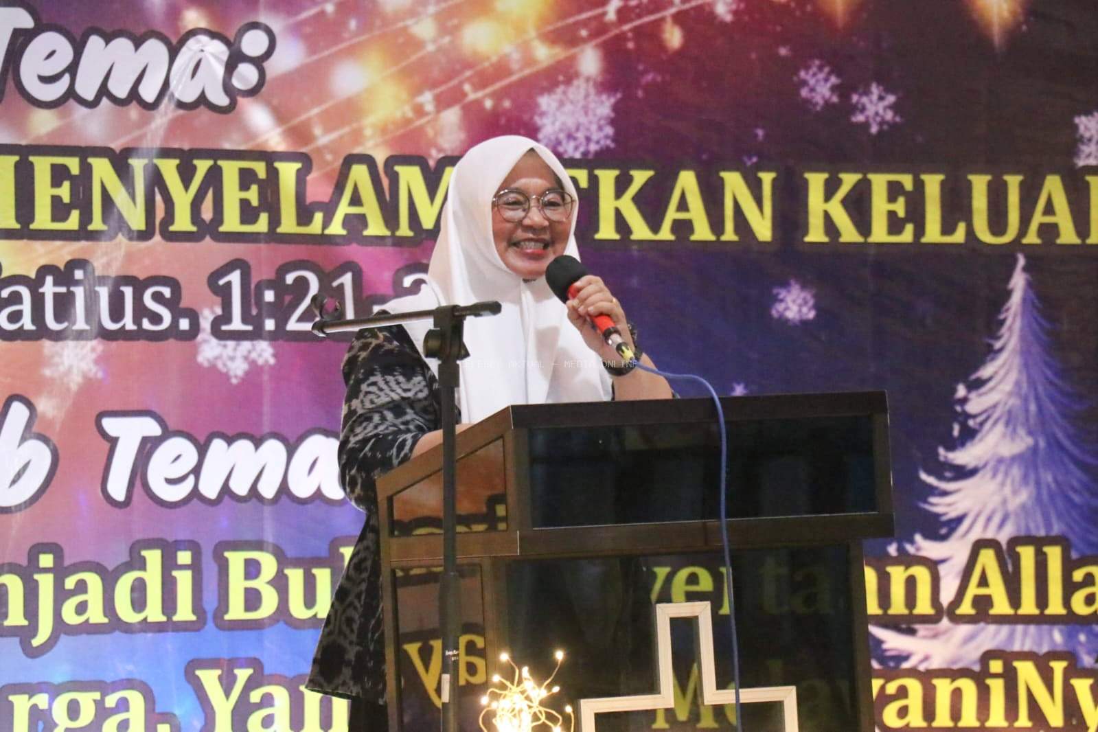 Natal dalam Pelukan Kebersamaan, Wabup Puspawati Ajak Jemaat Perkuat Solidaritas di Luwu Timur
