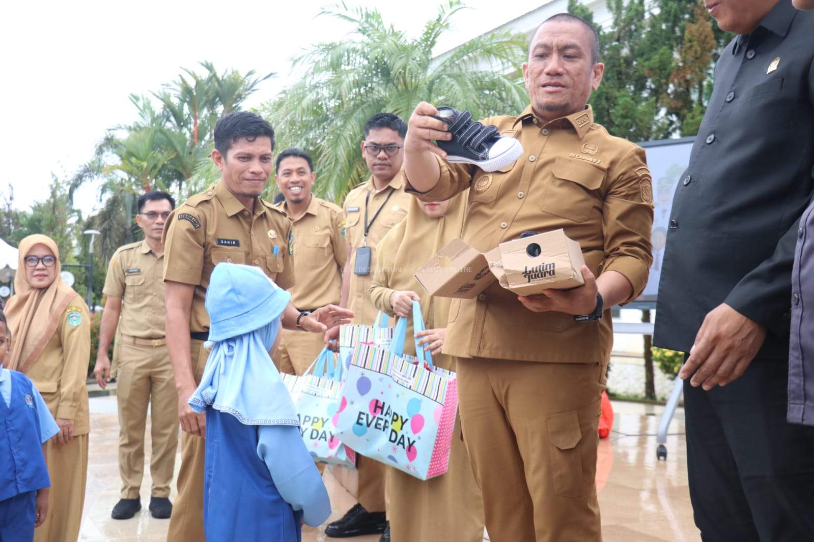 Dampak Jangka Panjang Program Seragam Gratis di Luwu Timur Diproyeksikan Tingkatkan Akses Pendidikan
