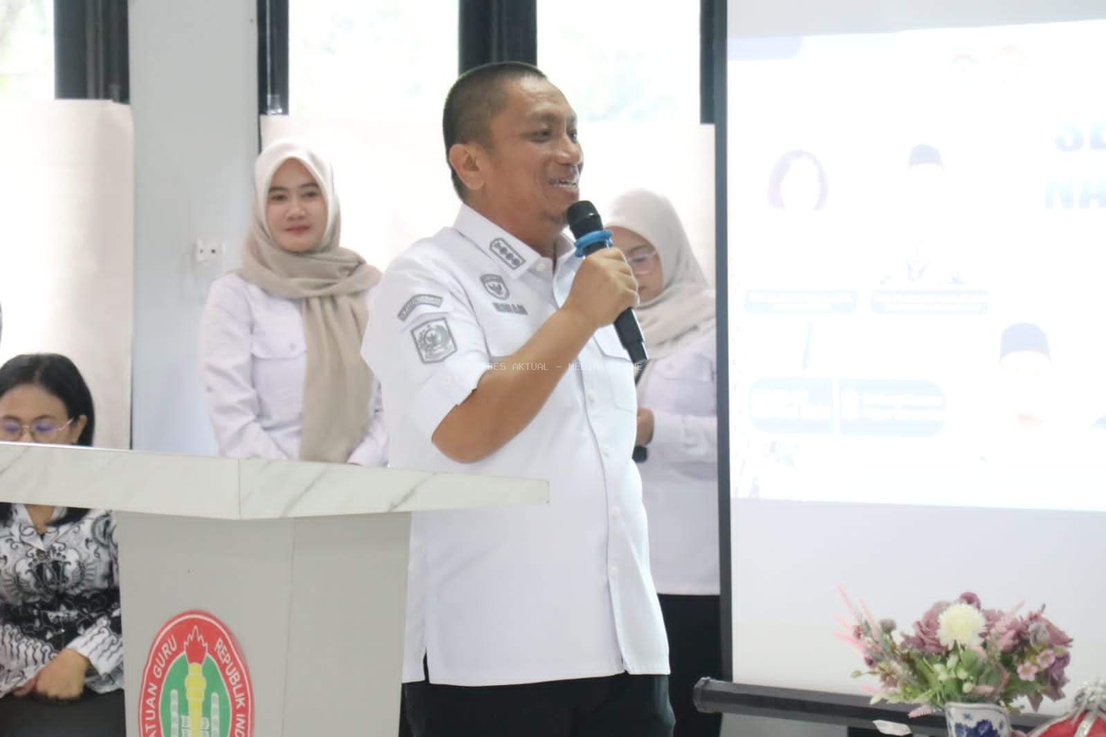 Bupati Irwan Ajak Guru Kuasai AI Tanpa Tinggalkan Nilai Lokal