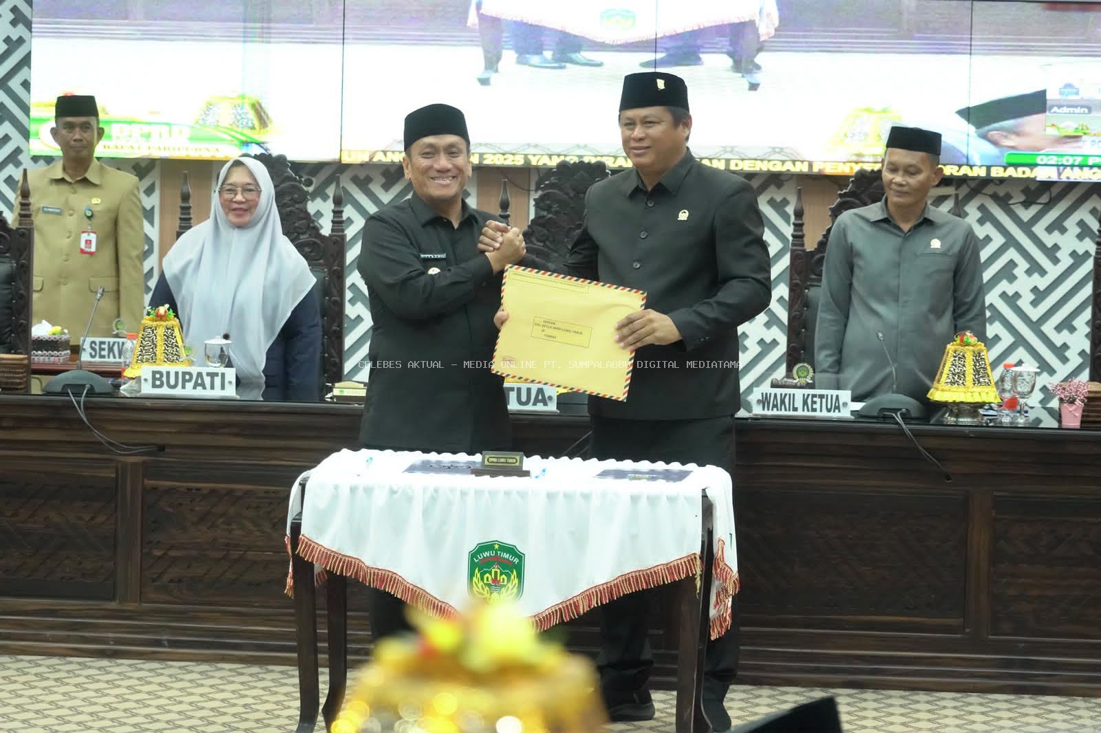 Ranperda Pertanggungjawaban APBD 2025 Disetujui, Pemkab Lutim Serahkan KUA-PPAS 2027 ke DPRD