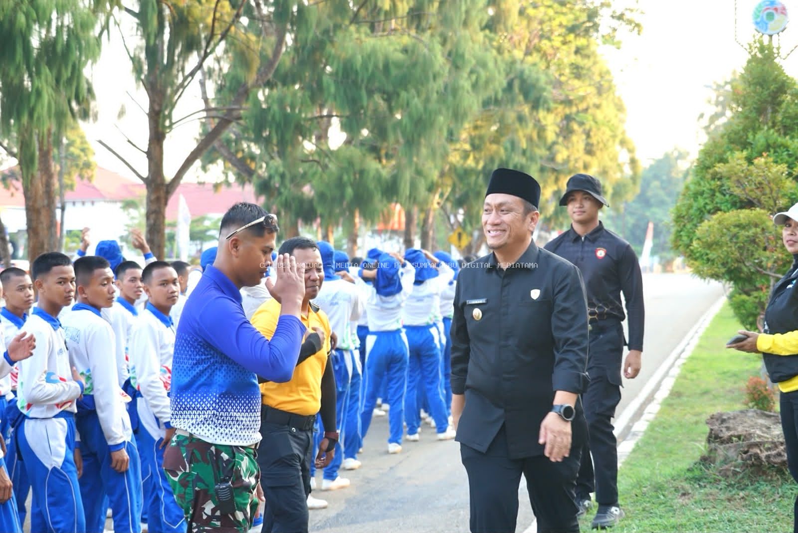 Beri Motivasi Paskibraka Lutim, Bupati Irwan: Tanggal 17 Agustus Kalian Jadi Perhatian